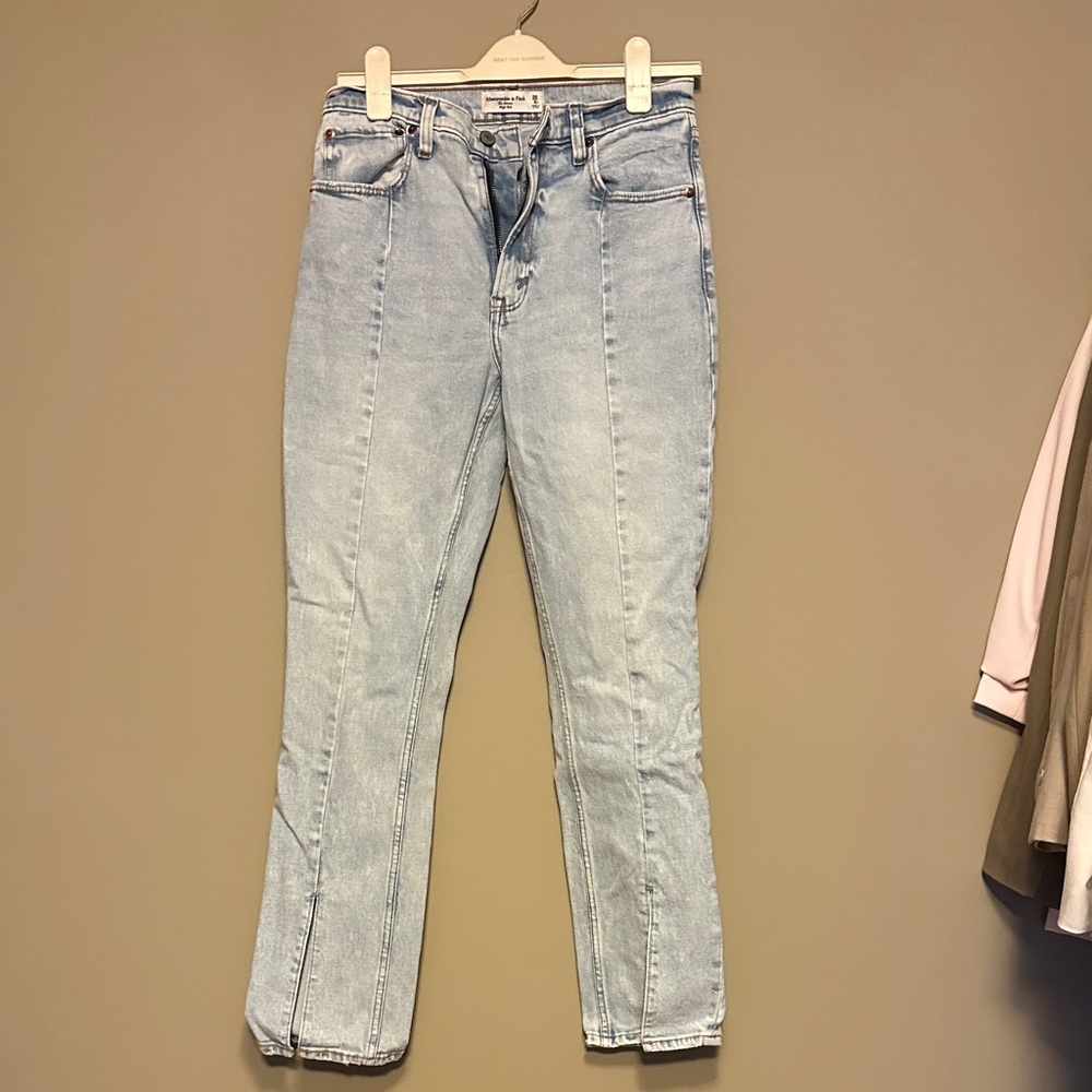 Abercrombie & Fitch Light Wash Straight Leg Jeans